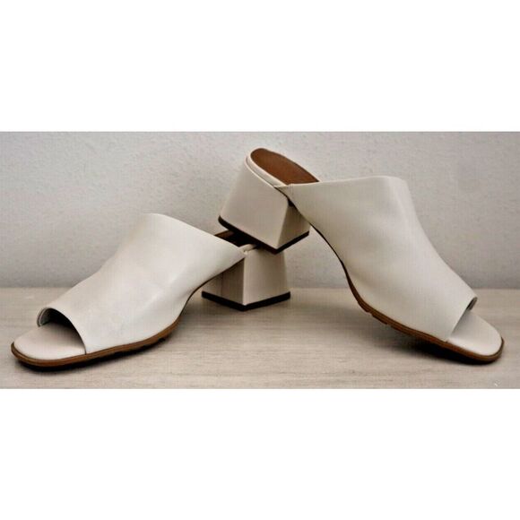 Blondo Women's Sz 9M Bone/Beige Leather Maya Slip-On Heeled Sandal - Picture 1 of 11